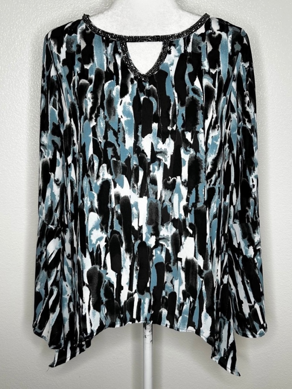 Juicy Couture Womens Teal & Black Beaded Neck Keyhole Top Bell Sleeve Size M EUC